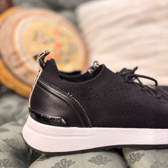 MICHAEL KORS MK Women’s Size 9M Black Knit Fabric Running Trainer Sneaker w Logo - Picture 4 of 7